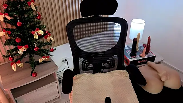 MarianL0ve online show from 12/01/25, 10:49