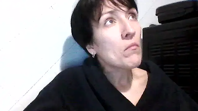 SunnyAmorre online show from 10/19/25, 06:54