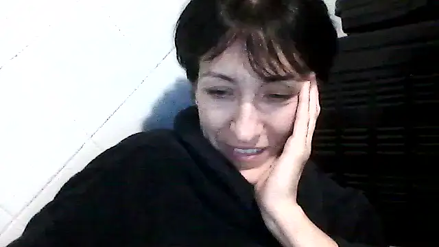 SunnyAmorre online show from 10/18/25, 08:33