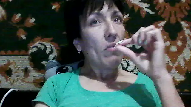 SunnyAmorre online show from 05/18/26, 07:51