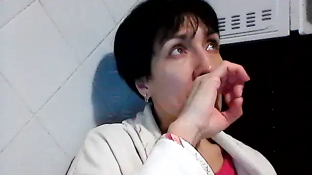 SunnyAmorre online show from 11/22/25, 07:57