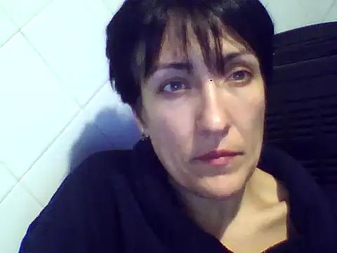 SunnyAmorre online show from 10/21/25, 09:36