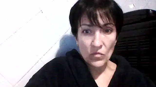 SunnyAmorre online show from 10/17/25, 08:21