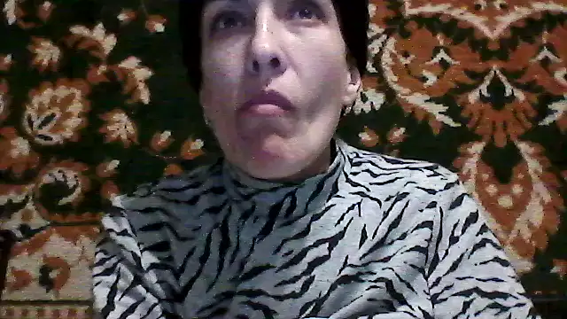 SunnyAmorre online show from 04/28/26, 06:56