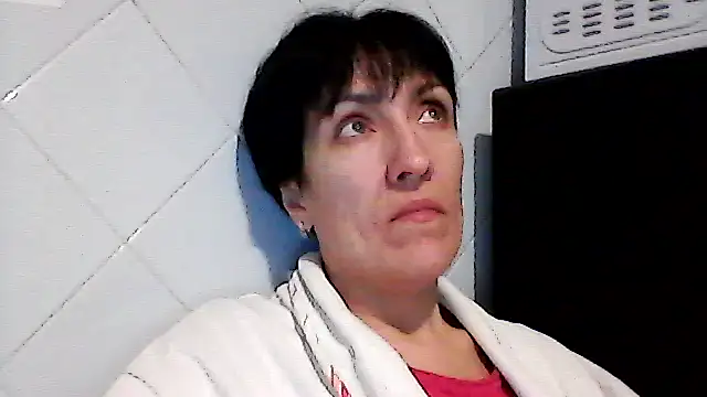 SunnyAmorre online show from 11/21/25, 09:36