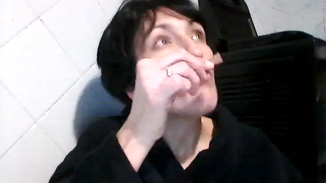 SunnyAmorre online show from 10/27/25, 09:16