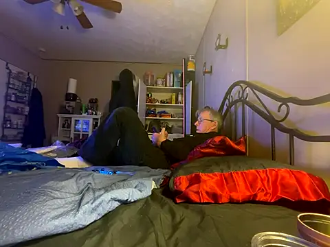 jck1m0t online show from 12/17/25, 04:17