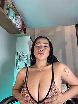 Snapshot of AsianMilfSheryl chatting on 03/27/26, 07:06 AsianMilfSheryl online show from 03/27/26, 07:06