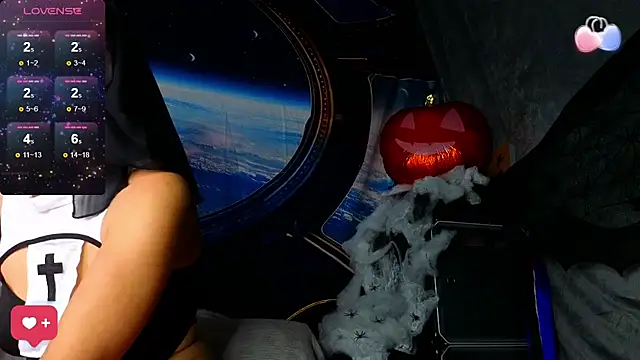 KittyMia online show from 10/31/25, 08:16