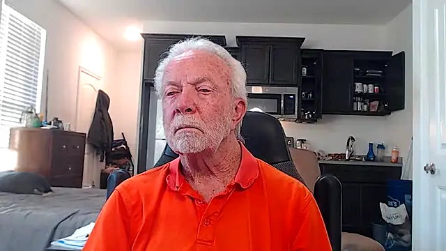 Snapshot of rockpoint69 chatting on 10/21/25, 11:15 rockpoint69 online show from 10/21/25, 11:15