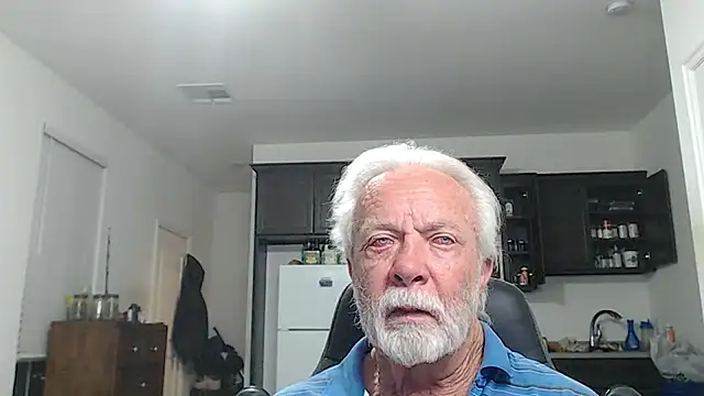 Snapshot of rockpoint69 chatting on 11/16/25, 09:58 rockpoint69 online show from 11/16/25, 09:58