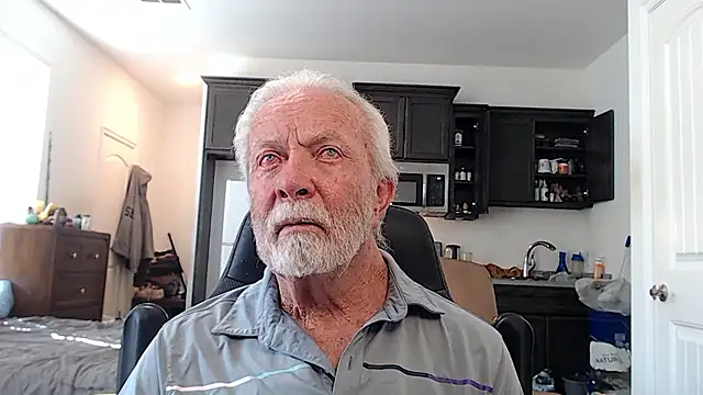 Snapshot of rockpoint69 chatting on 10/14/25, 08:31 rockpoint69 online show from 10/14/25, 08:31