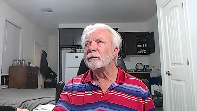 Snapshot of rockpoint69 chatting on 11/15/25, 09:46 rockpoint69 online show from 11/15/25, 09:46