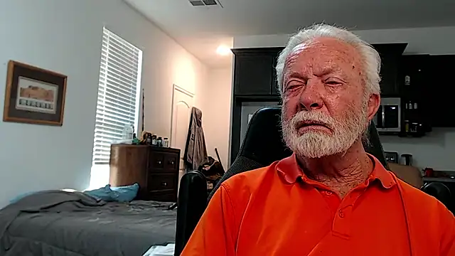 Snapshot of rockpoint69 chatting on 09/25/25, 11:44 rockpoint69 online show from 09/25/25, 11:44