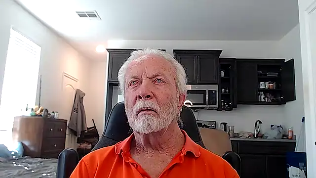 Snapshot of rockpoint69 chatting on 10/15/25, 09:23 rockpoint69 online show from 10/15/25, 09:23