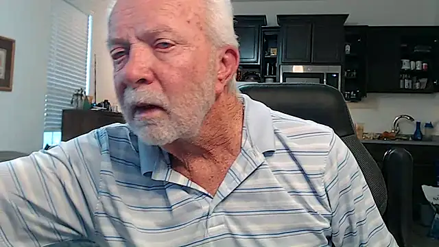 Snapshot of rockpoint69 chatting on 10/23/25, 12:59 rockpoint69 online show from 10/23/25, 12:59