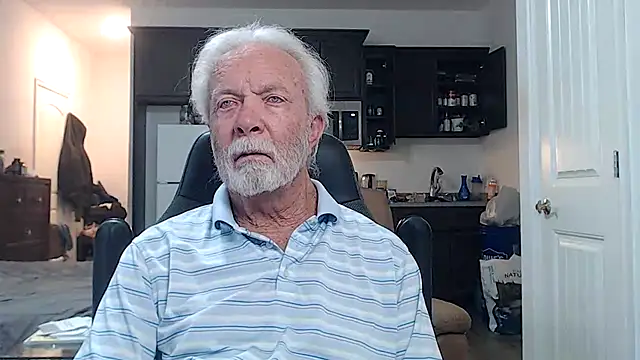 Snapshot of rockpoint69 chatting on 11/12/25, 11:19 rockpoint69 online show from 11/12/25, 11:19