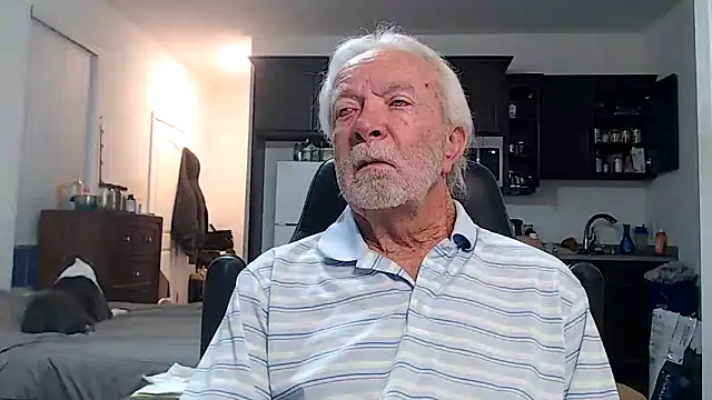 Snapshot of rockpoint69 chatting on 12/05/25, 01:10 rockpoint69 online show from 12/05/25, 01:10