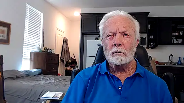 Snapshot of rockpoint69 chatting on 09/24/25, 09:43 rockpoint69 online show from 09/24/25, 09:43