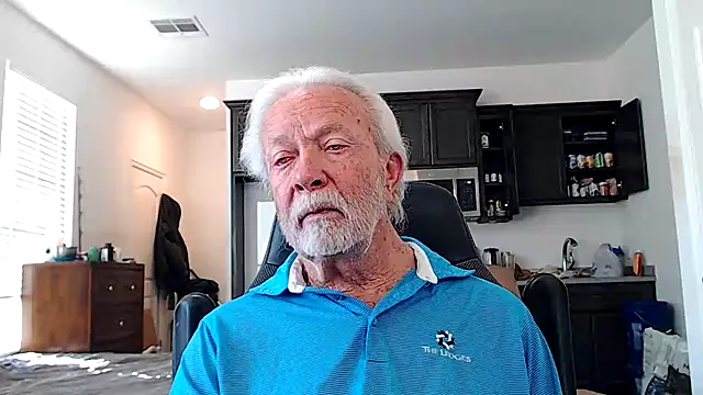 Snapshot of rockpoint69 chatting on 12/14/25, 09:31 rockpoint69 online show from 12/14/25, 09:31