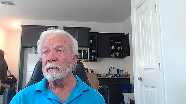 Snapshot of rockpoint69 chatting on 11/10/25, 10:26 rockpoint69 online show from 11/10/25, 10:26