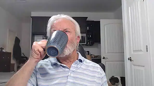 Snapshot of rockpoint69 chatting on 11/13/25, 12:53 rockpoint69 online show from 11/13/25, 12:53