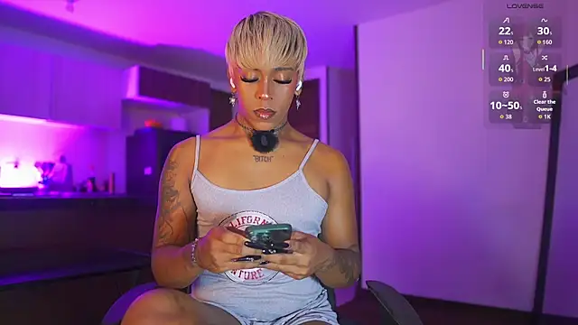 Snapshot of AmberRaus chatting on 11/16/25, 03:55 AmberRaus online show from 11/16/25, 03:55