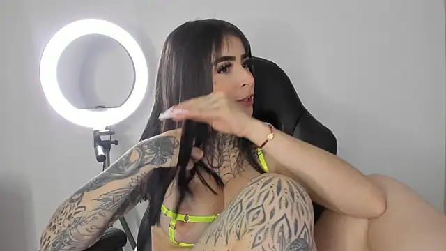 Snapshot of Ally_Snow chatting on 02/27/25, 12:34 Ally Snow online show from 02/27/25, 12:34