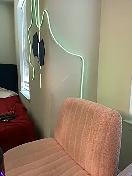 Snapshot of EatSweetMolly chatting on 02/23/25, 12:37 EatSweetMolly online show from 02/23/25, 12:37