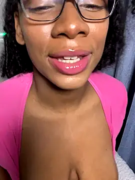 EatSweetMolly online show from 11/23/25, 05:06