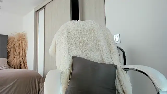Snapshot of NatalieClark chatting on 09/28/25, 01:51 NatalieClark online show from 09/28/25, 01:51