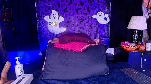 Snapshot of shelsyloreds chatting on 10/23/25, 12:04 shelsyloreds online show from 10/23/25, 12:04