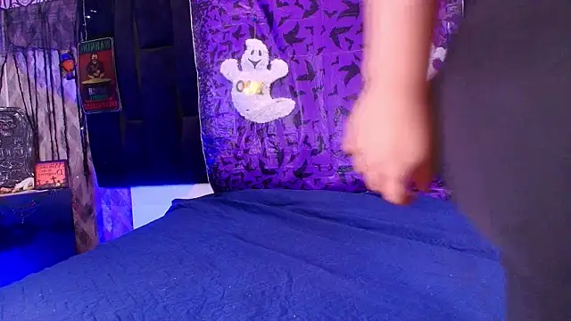 Snapshot of shelsyloreds chatting on 10/16/25, 12:13 shelsyloreds online show from 10/16/25, 12:13