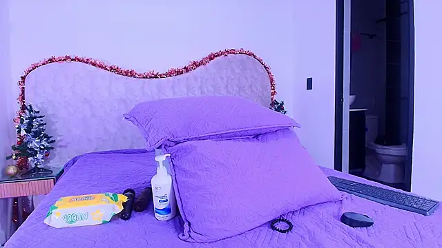 Snapshot of shelsyloreds chatting on 12/16/25, 11:58 shelsyloreds online show from 12/16/25, 11:58