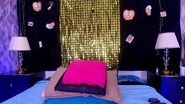 Snapshot of shelsyloreds chatting on 09/17/25, 11:56 shelsyloreds online show from 09/17/25, 11:56