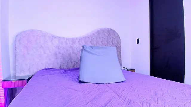 Snapshot of shelsyloreds chatting on 11/20/25, 11:55 shelsyloreds online show from 11/20/25, 11:55