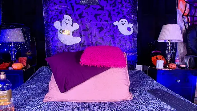 Snapshot of shelsyloreds chatting on 10/14/25, 11:55 shelsyloreds online show from 10/14/25, 11:55