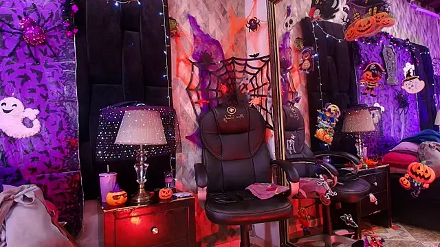 Snapshot of shelsyloreds chatting on 10/08/25, 11:45 shelsyloreds online show from 10/08/25, 11:45