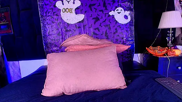 Snapshot of shelsyloreds chatting on 10/30/25, 12:03 shelsyloreds online show from 10/30/25, 12:03