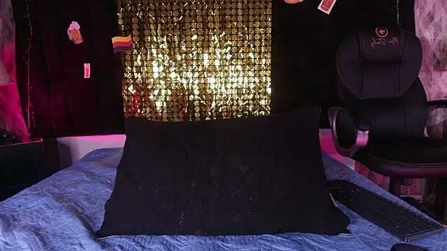 Snapshot of shelsyloreds chatting on 09/24/25, 12:00 shelsyloreds online show from 09/24/25, 12:00