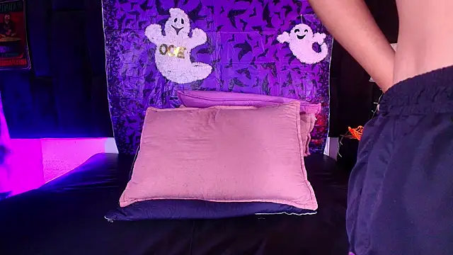 Snapshot of shelsyloreds chatting on 10/27/25, 11:55 shelsyloreds online show from 10/27/25, 11:55