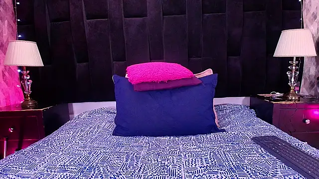 Snapshot of shelsyloreds chatting on 11/07/25, 11:59 shelsyloreds online show from 11/07/25, 11:59