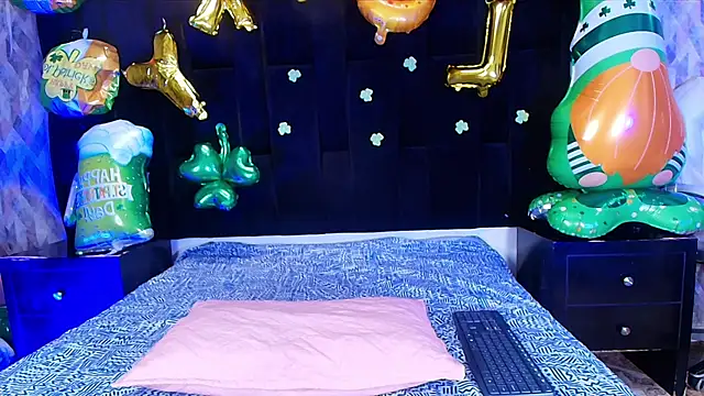 Snapshot of shelsyloreds chatting on 03/18/25, 11:55 shelsyloreds online show from 03/18/25, 11:55