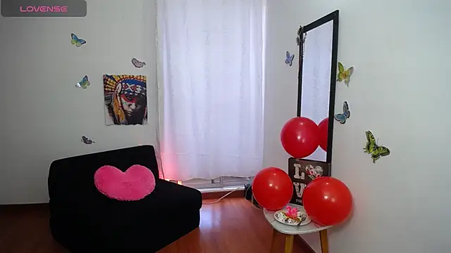 Snapshot of sexylatina001 chatting on 09/23/25, 08:27 sexylatina001 online show from 09/23/25, 08:27