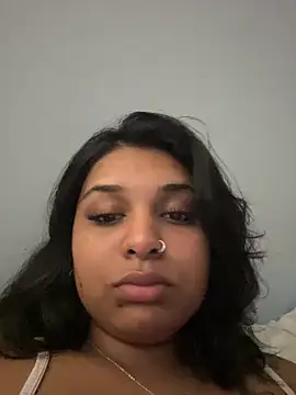 Snapshot of layla_amin chatting on 05/17/26, 08:20 layla amin online show from 05/17/26, 08:20