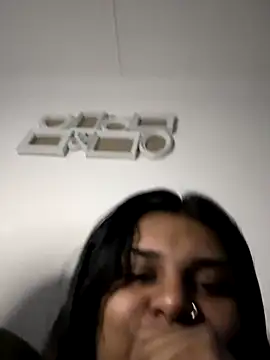 Snapshot of layla_amin chatting on 09/10/25, 10:42 layla amin online show from 09/10/25, 10:42