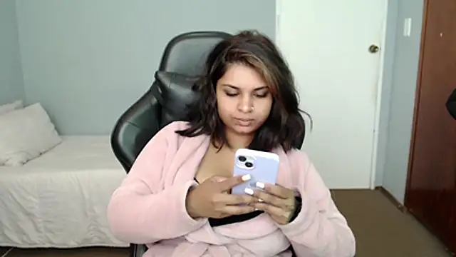 layla amin online show from 07/02/26, 12:33