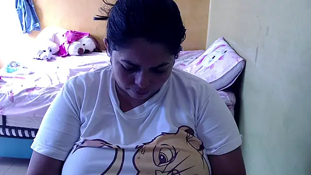 Snapshot of yulieth_bbw chatting on 10/15/25, 06:49 yulieth bbw online show from 10/15/25, 06:49