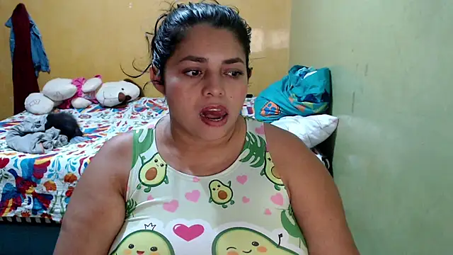 Snapshot of yulieth_bbw chatting on 09/15/25, 12:33 yulieth bbw online show from 09/15/25, 12:33