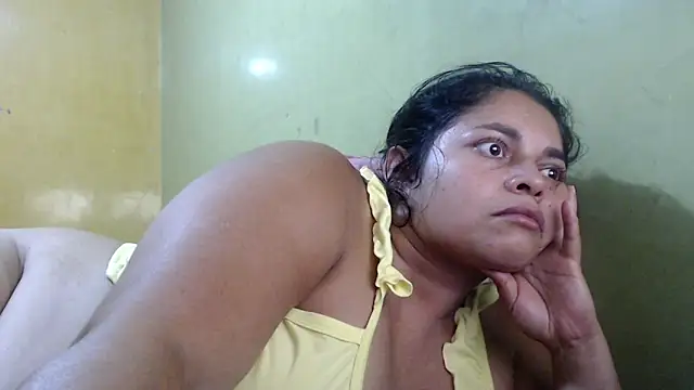 Snapshot of yulieth_bbw chatting on 03/15/25, 11:28 yulieth bbw online show from 03/15/25, 11:28
